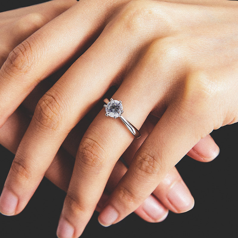 Classic Grace Round Lab-Grown Diamond Engagement Ring