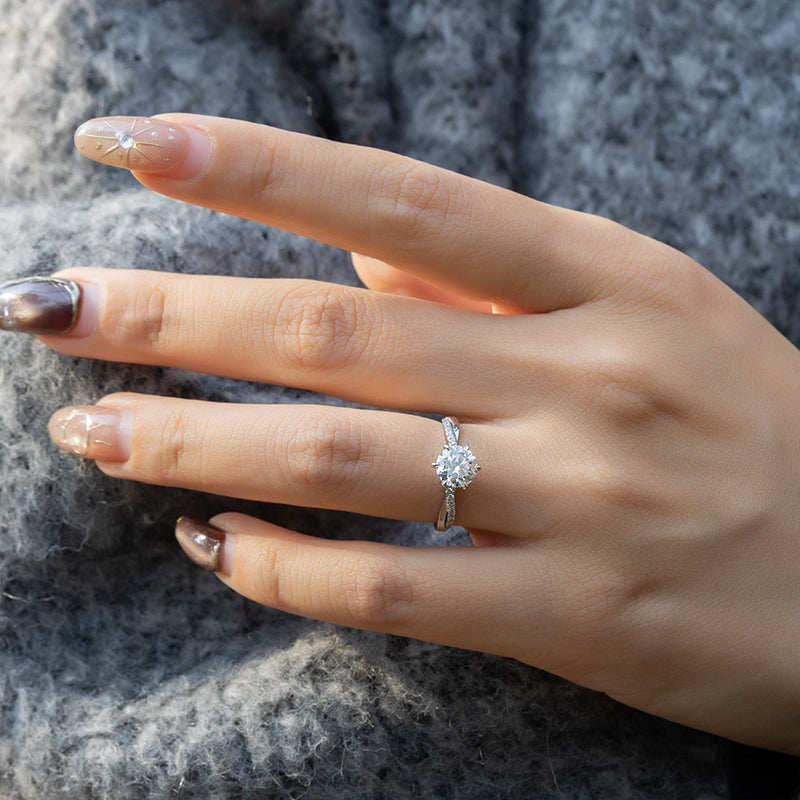 Everlasting Vine Round Lab-Grown Diamond Engagement Ring